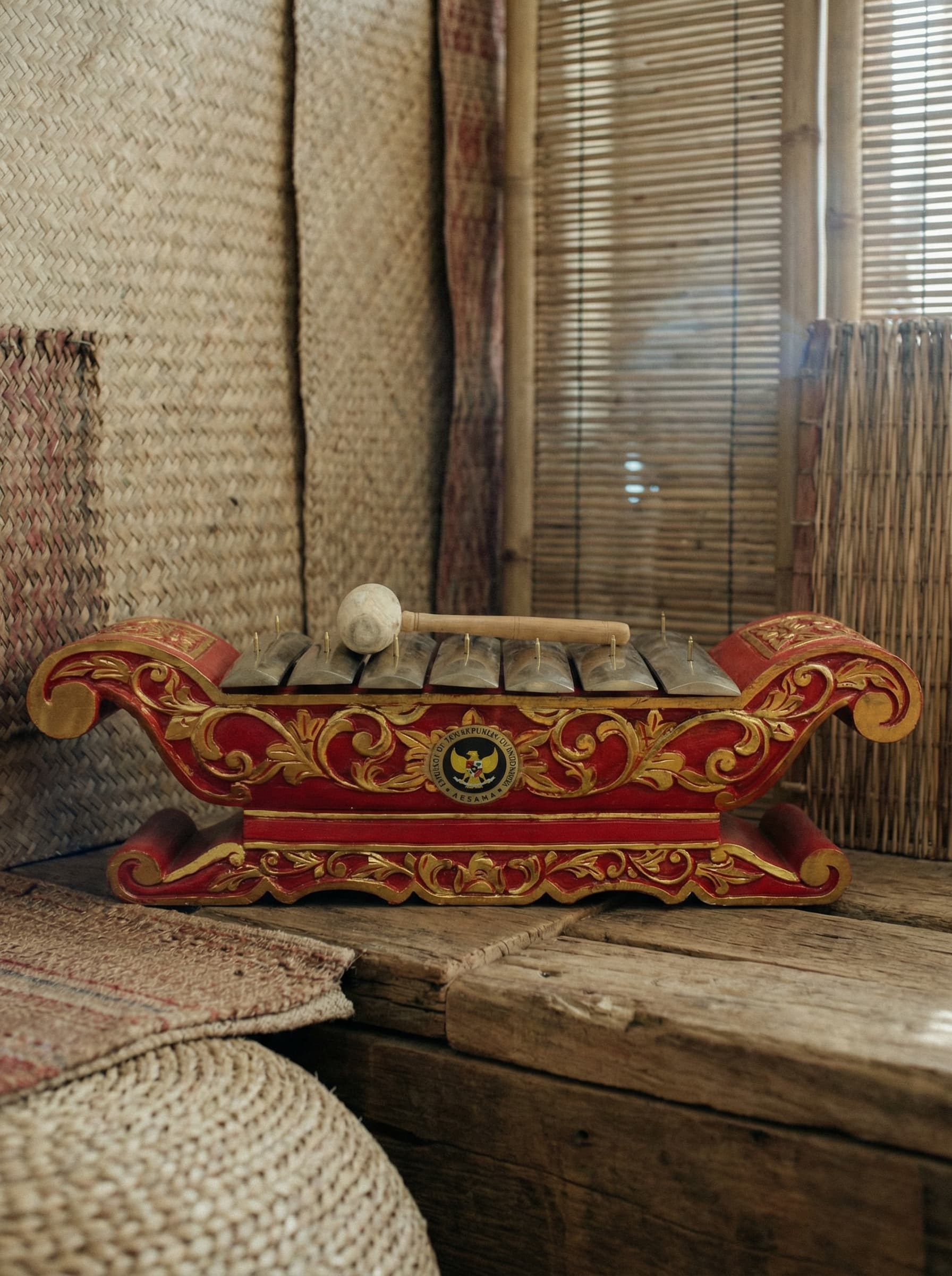 Гамелан (ява тілінде «соғу»)